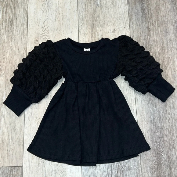SHEIN Other - Baby Girl Textured Puff Sleeve Dress